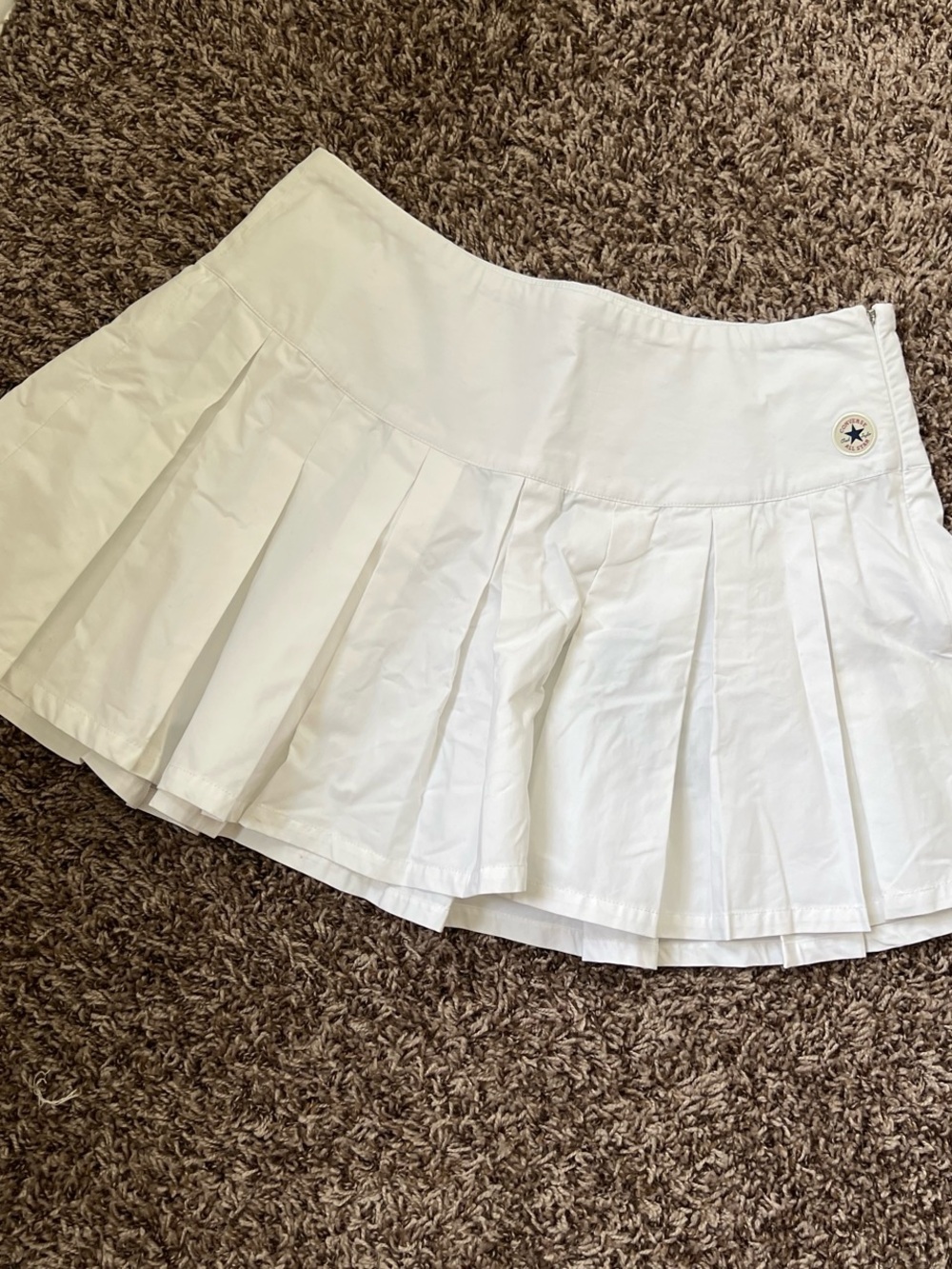 NWT CONVERSE white Pleated Mini Skirt with Side Star patch